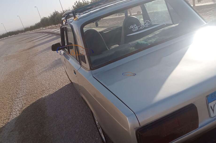 2107 Lada فضي