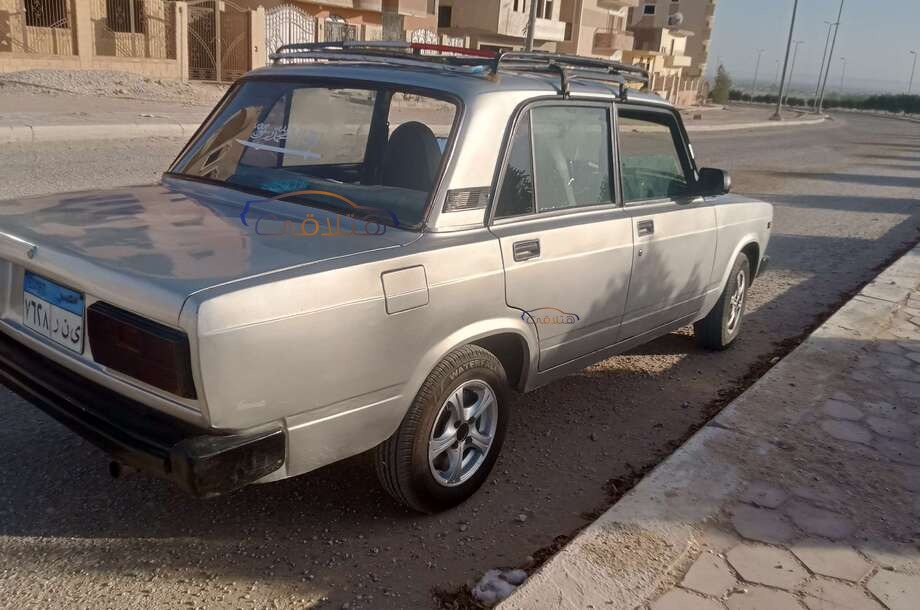 2107 Lada فضي
