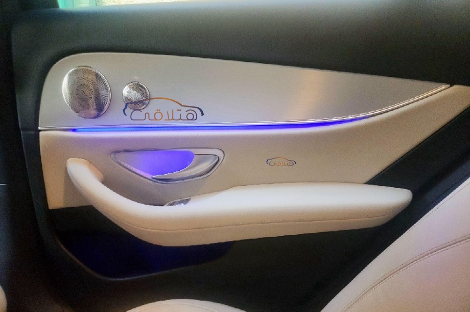 E 300 Mercedes أسود