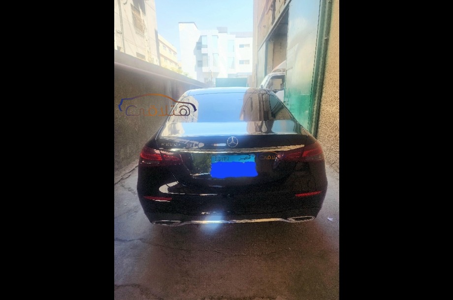 E 300 Mercedes أسود