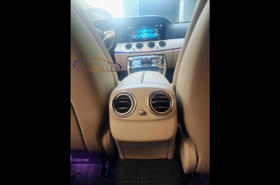 E 300 Mercedes أسود