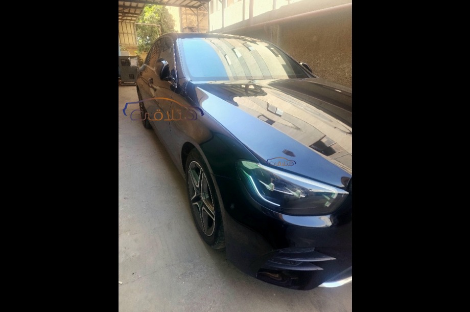 E 300 Mercedes أسود