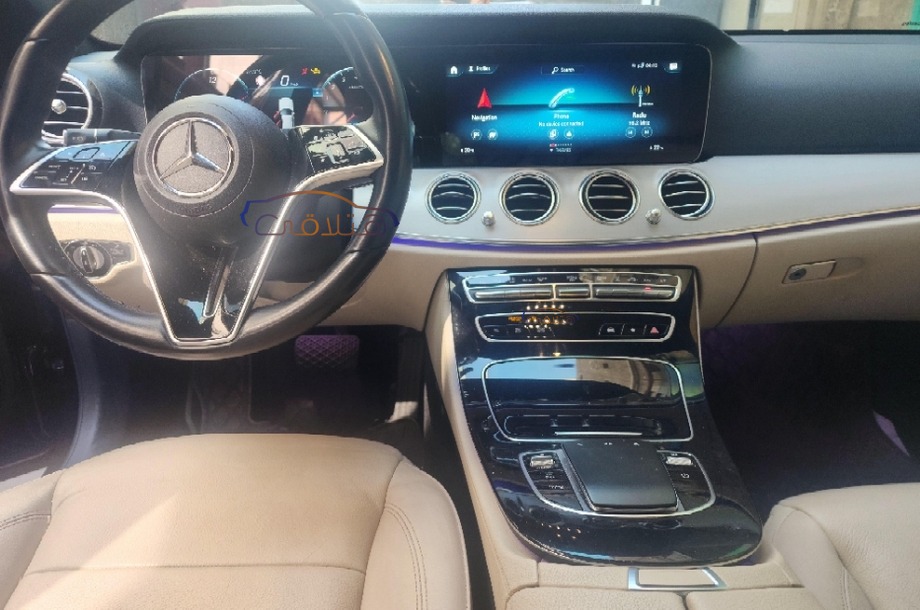 E 300 Mercedes أسود