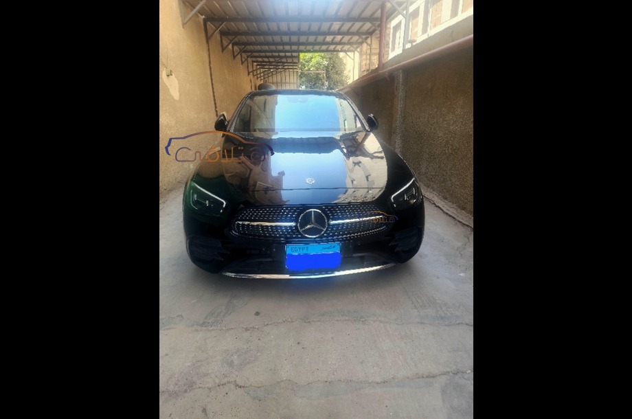 E 300 Mercedes أسود