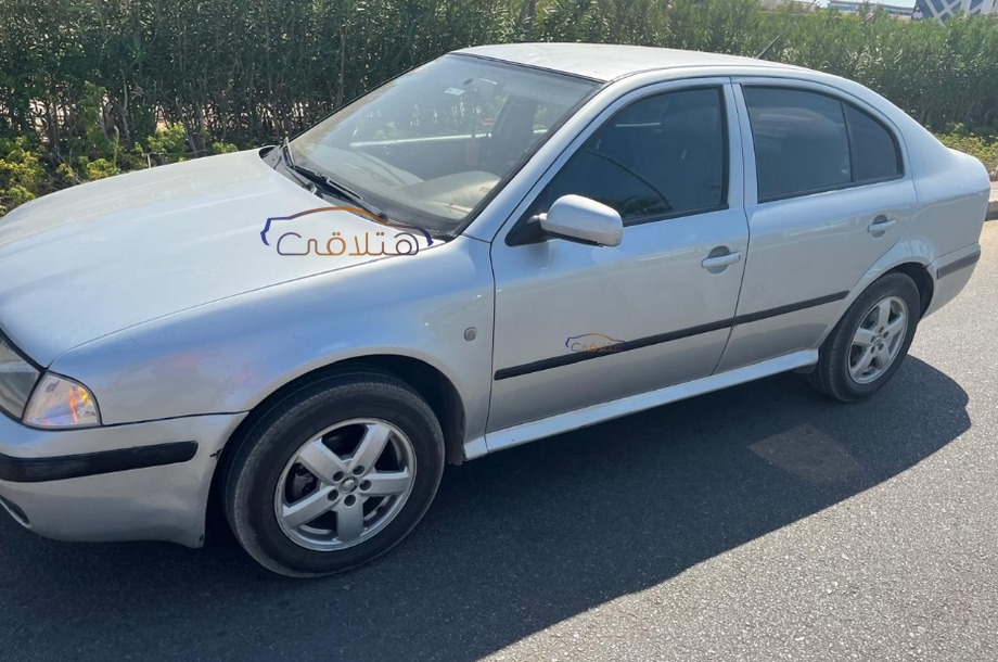 Octavia A4 Skoda فضي