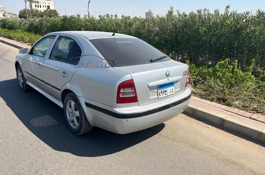 Octavia A4 Skoda فضي