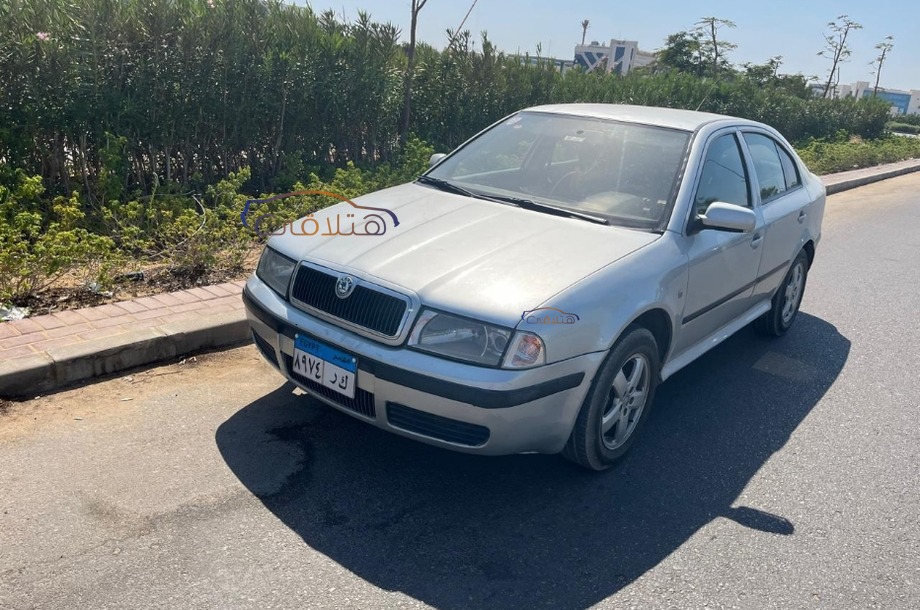 Octavia A4 Skoda فضي