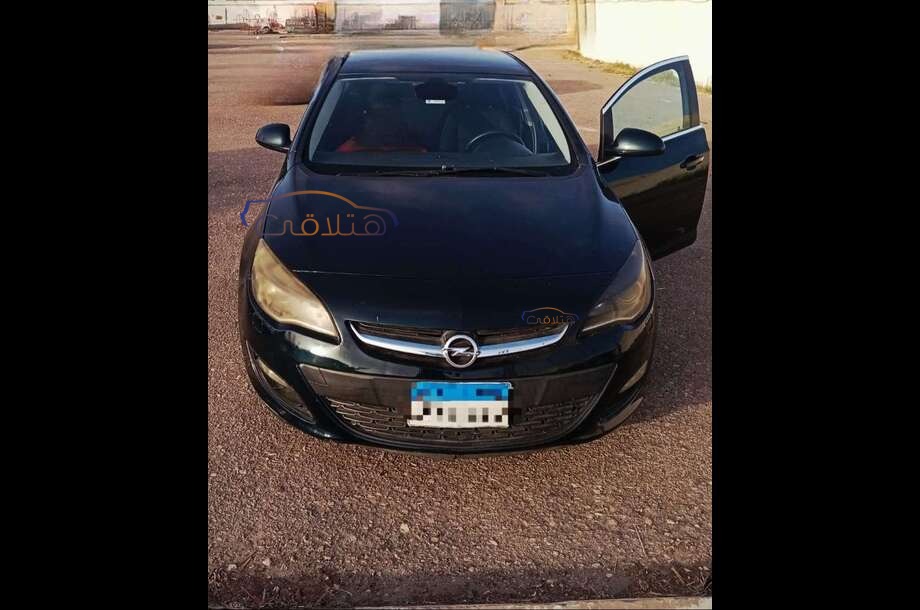 Astra Opel أخضر