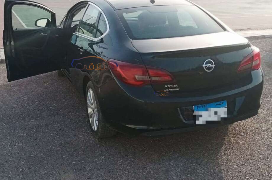 Astra Opel أخضر