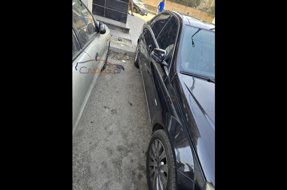 C 180 Mercedes أسود