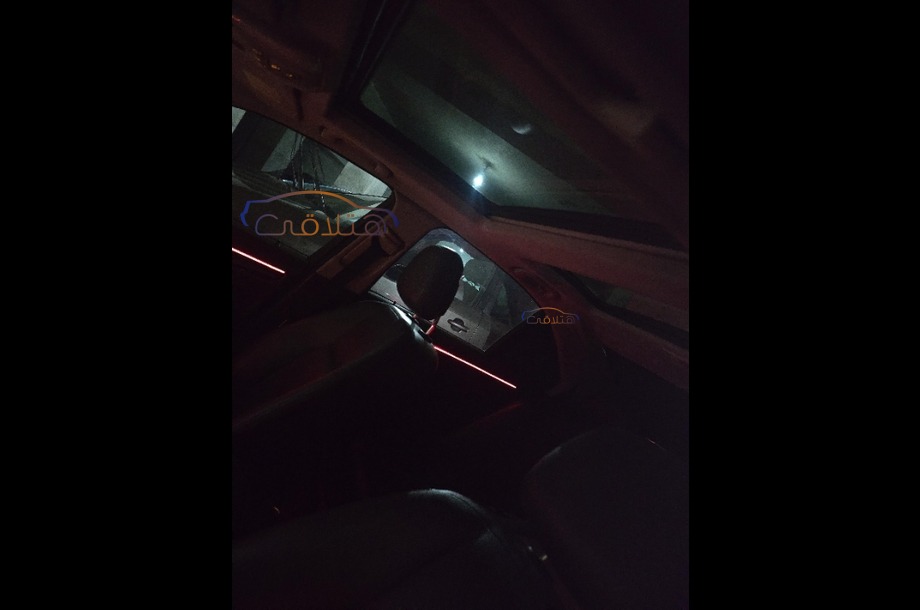 C 180 Mercedes أسود