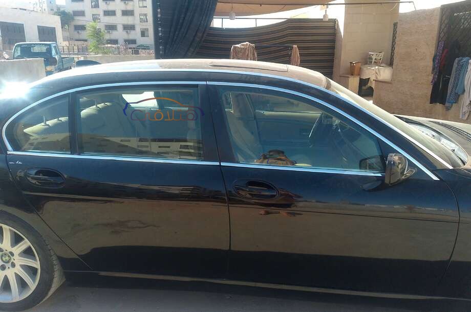 740 BMW أسود