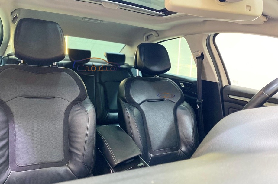 Megane Renault أبيض