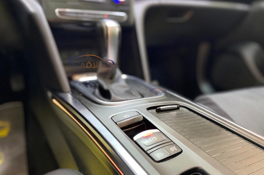 Megane Renault أبيض