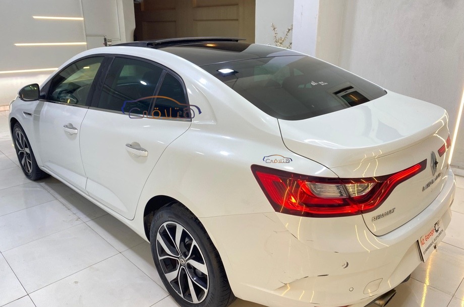 Megane Renault أبيض