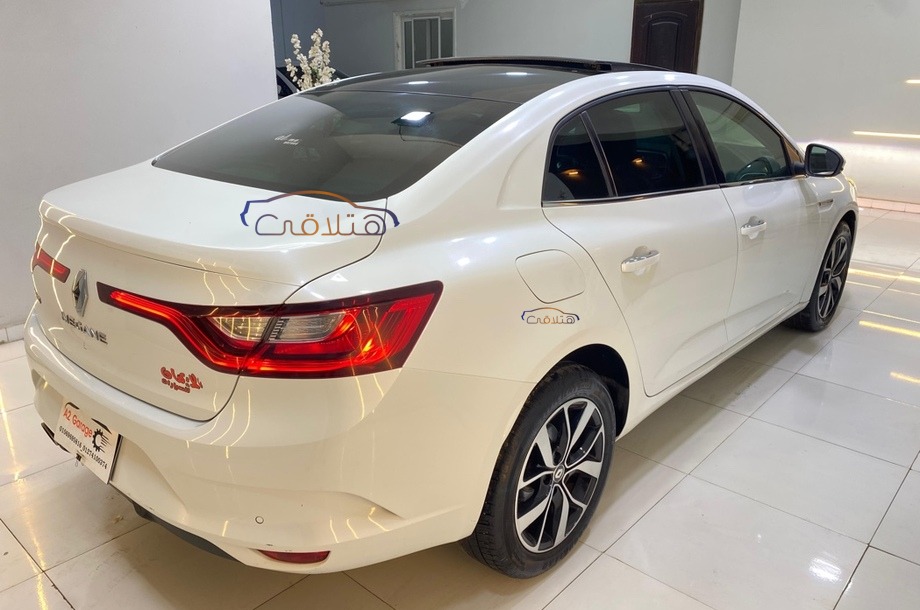 Megane Renault أبيض
