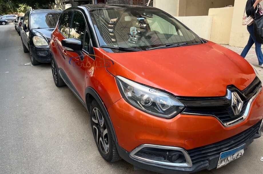 Captur Renault برتقالى