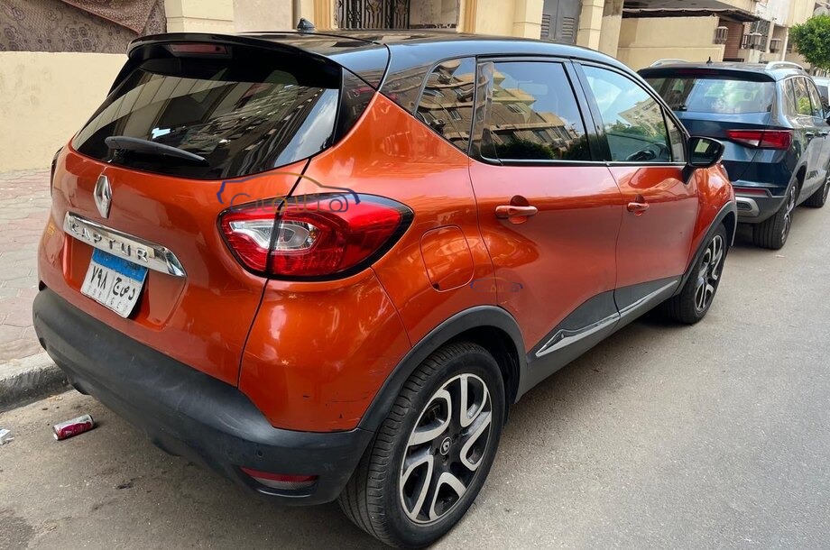 Captur Renault برتقالى
