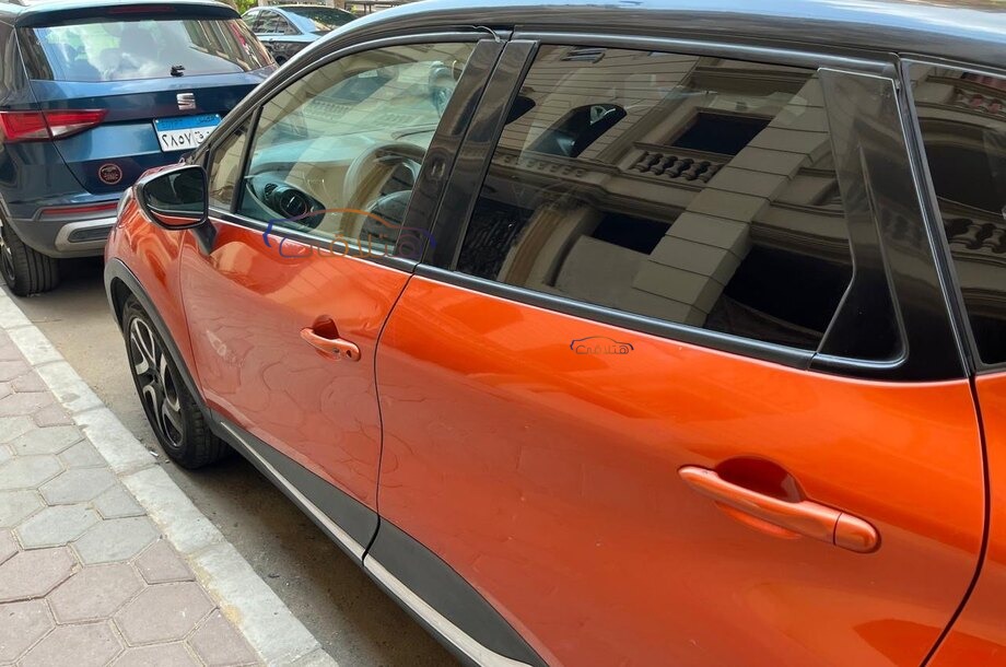 Captur Renault برتقالى
