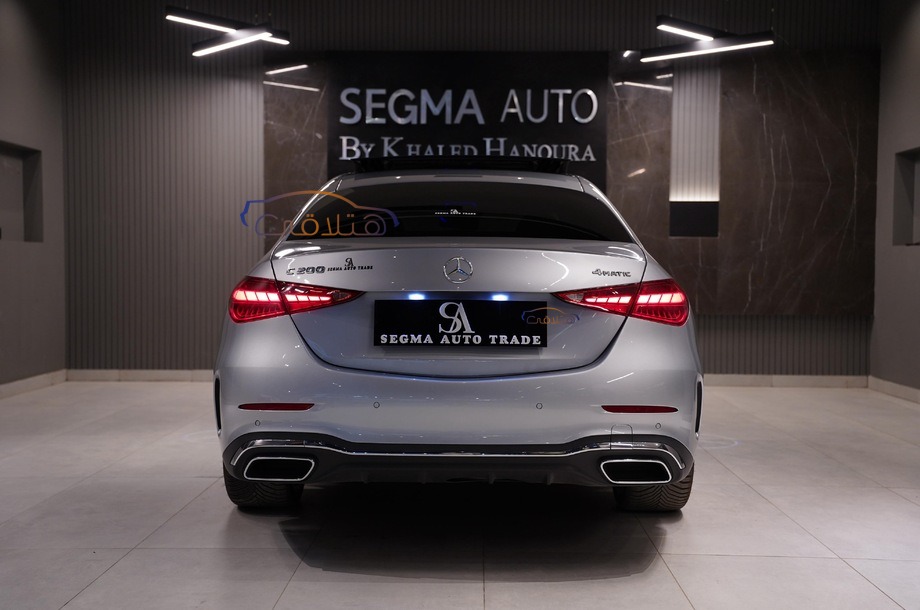 C 200 Mercedes فضي
