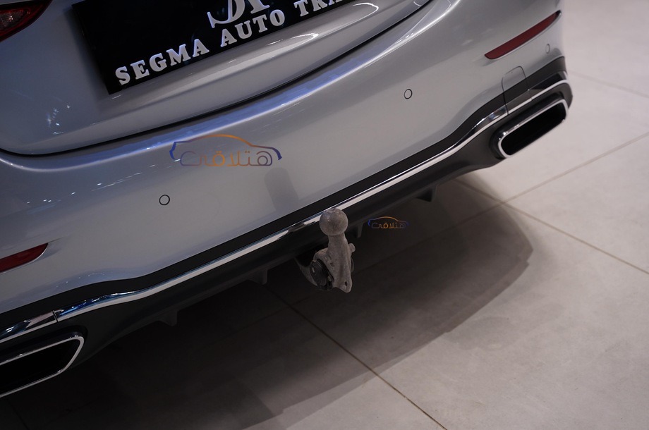 C 200 Mercedes فضي