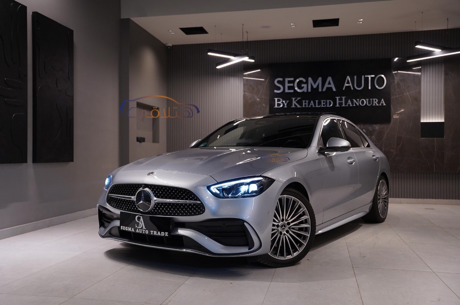 C 200 Mercedes فضي