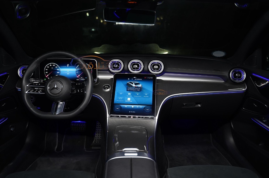 C 200 Mercedes فضي