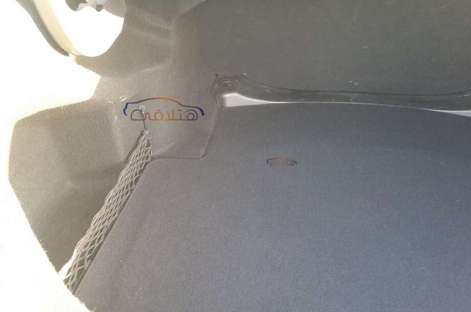 C 180 Mercedes أسود