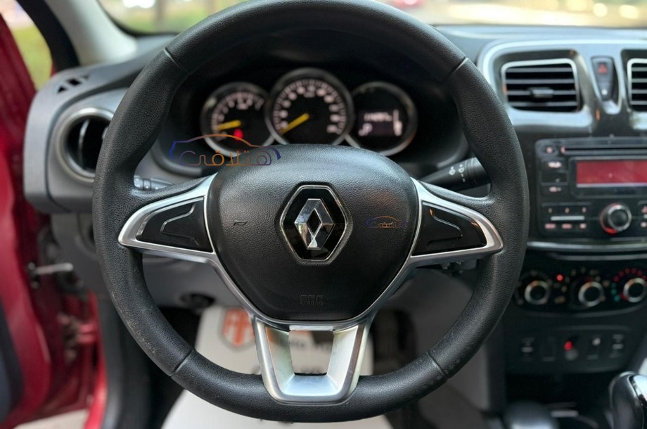 Logan Renault Dark red