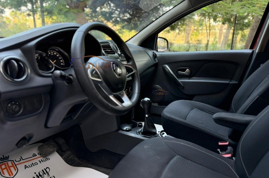 Logan Renault Dark red