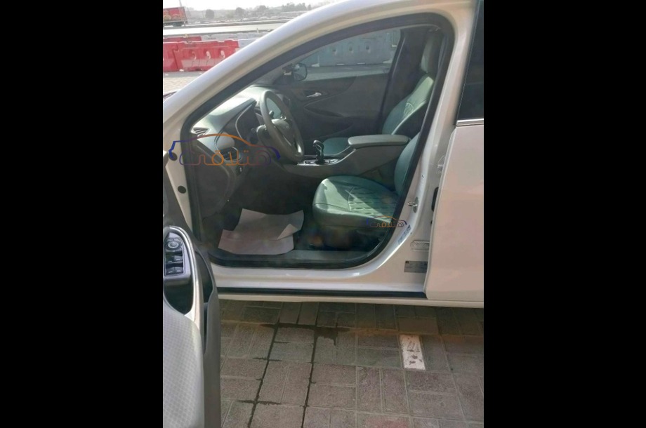 Malibu Chevrolet White