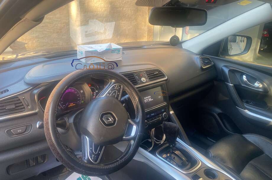 Kadjar Renault الأزرق الداكن