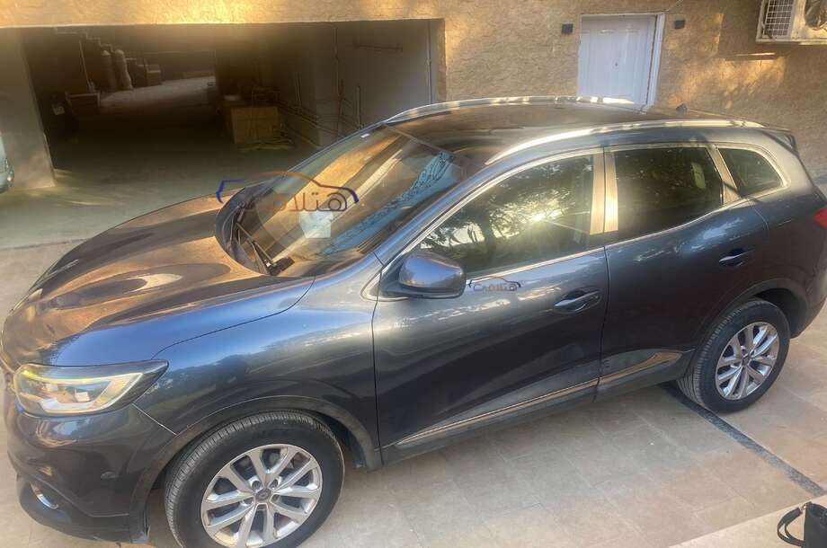 Kadjar Renault الأزرق الداكن