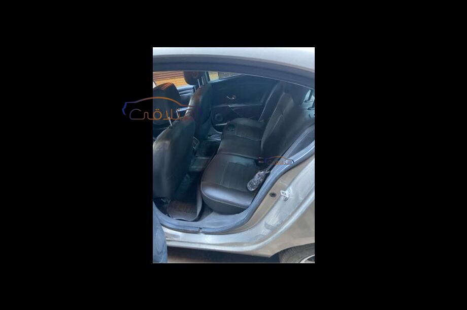 Fluence Renault ذهبي