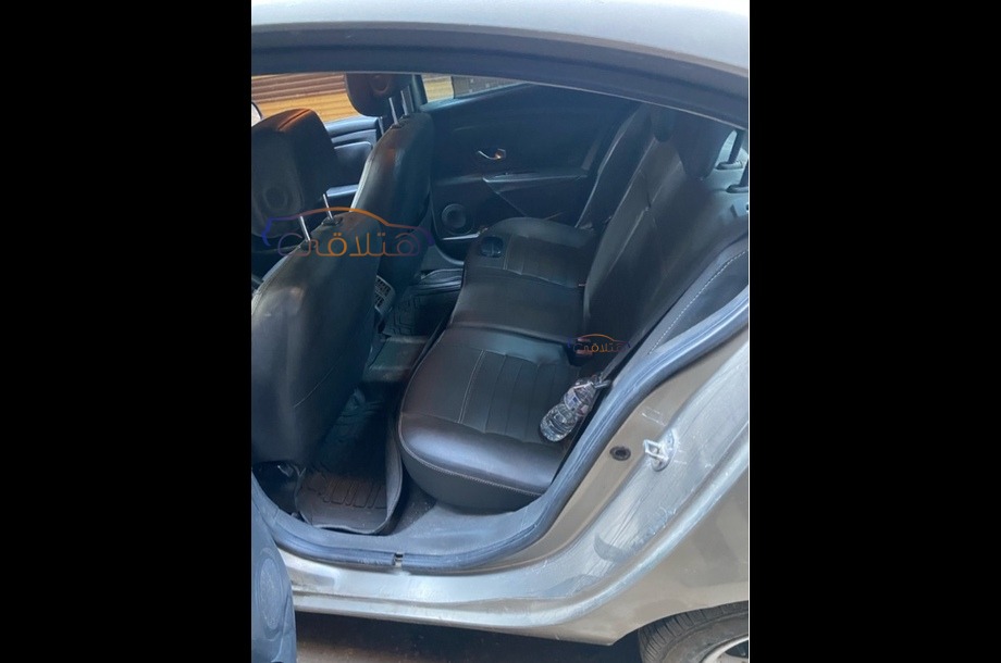 Fluence Renault ذهبي