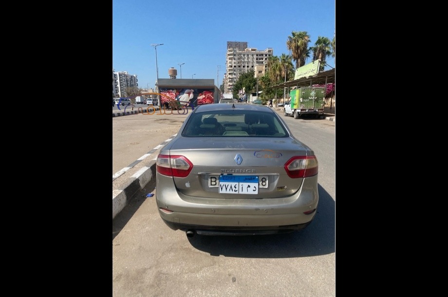 Fluence Renault ذهبي