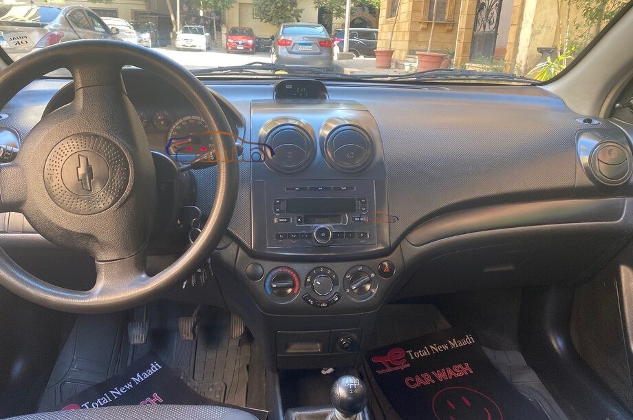 Aveo Chevrolet احمر غامق