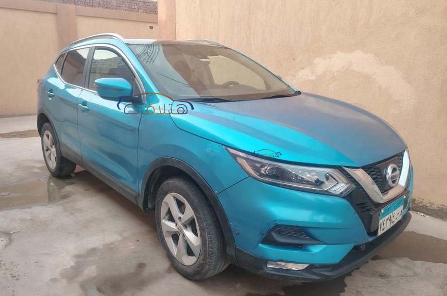 Qashqai Nissan أزرق