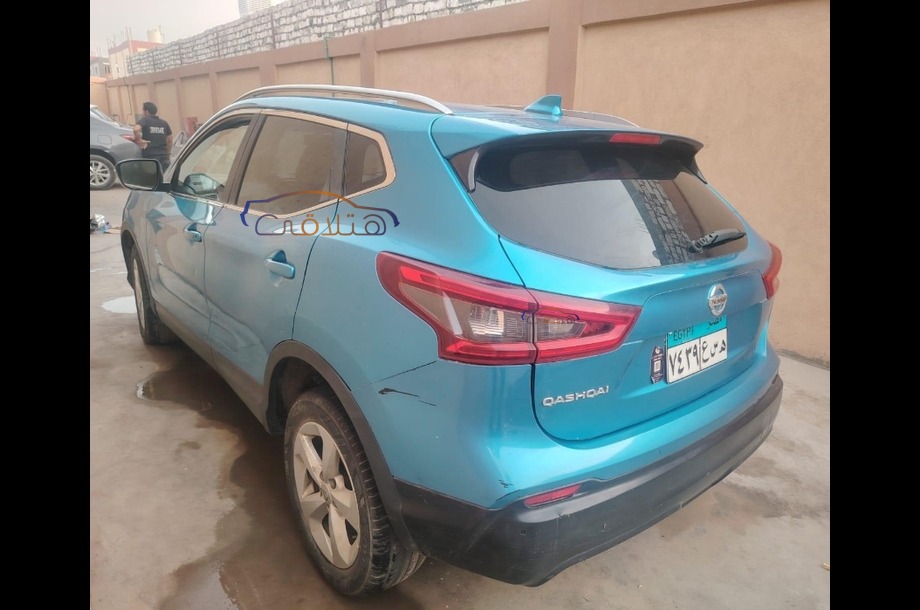 Qashqai Nissan أزرق