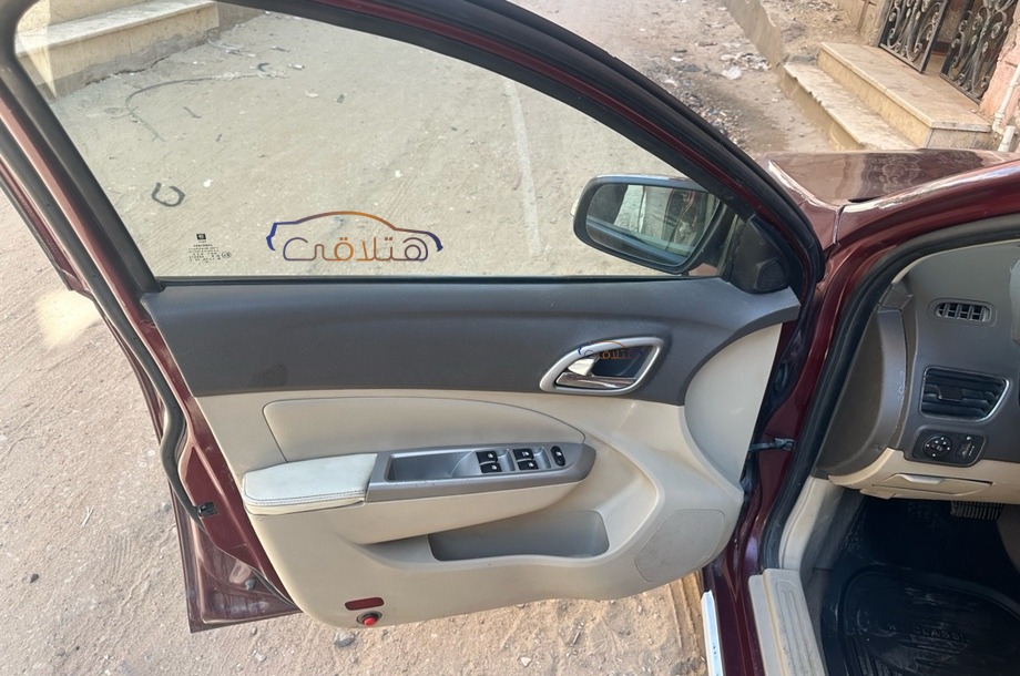 Optra Chevrolet احمر