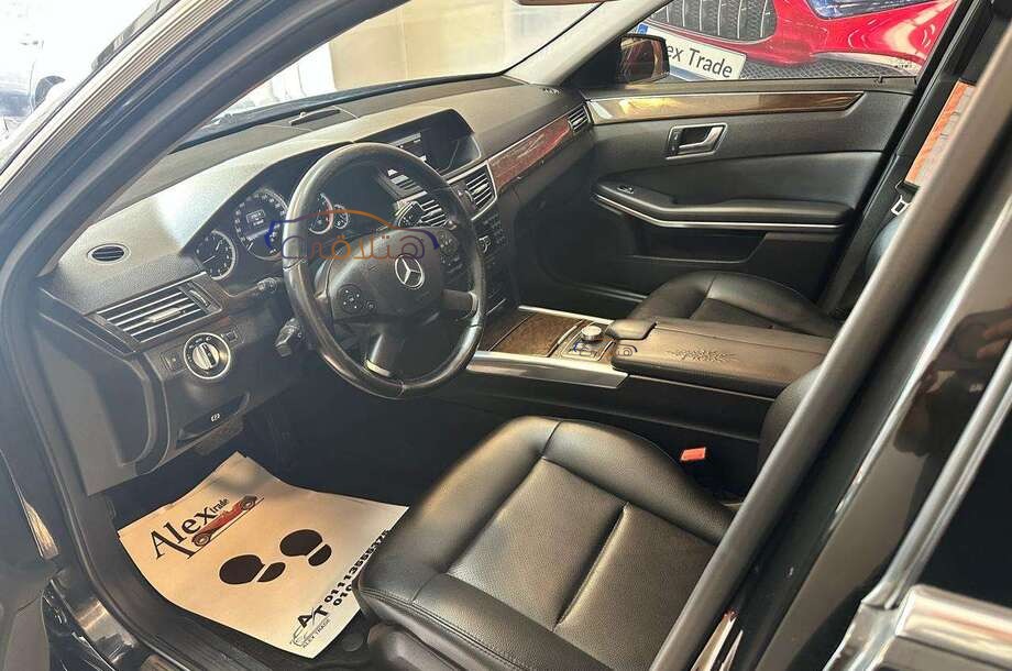 E 200 Mercedes Black