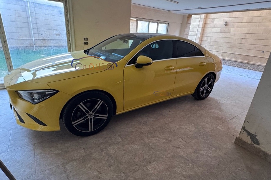 CLA 200 Mercedes Gold