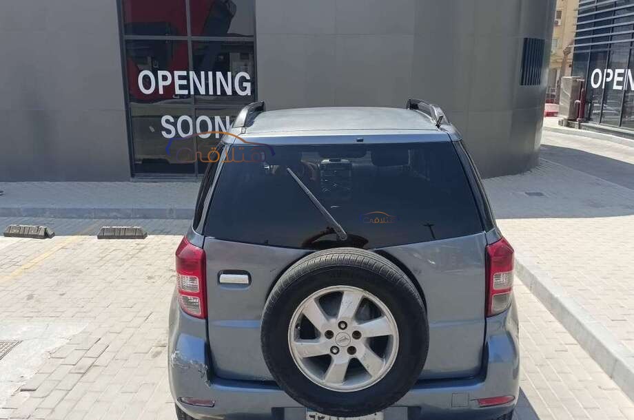 Terios Daihatsu الأزرق الداكن