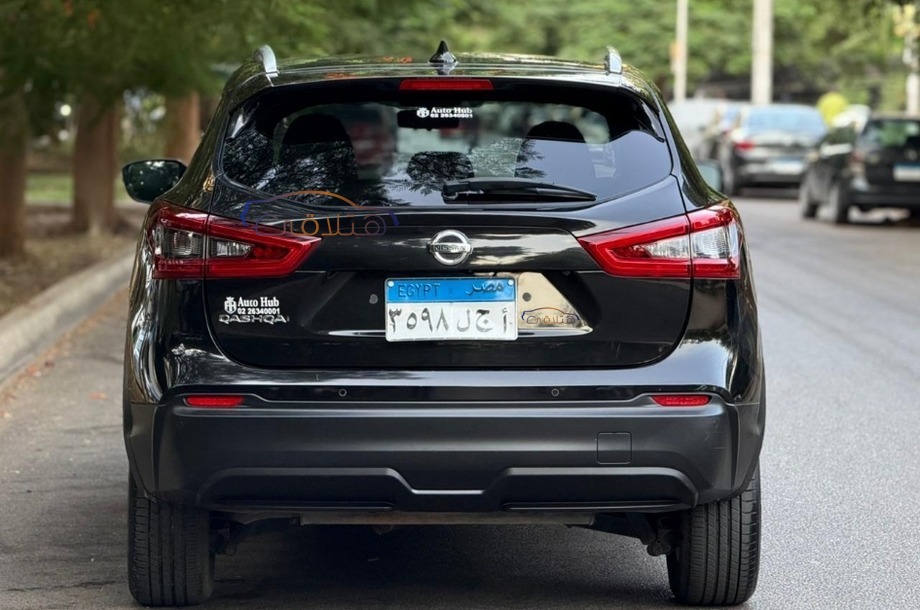 Qashqai Nissan أسود