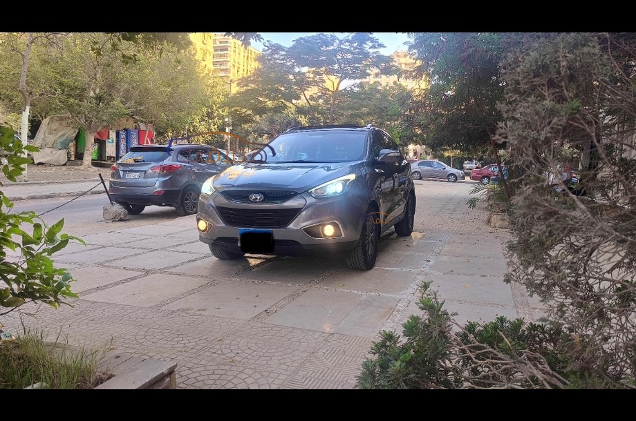 IX 35 Hyundai رمادي