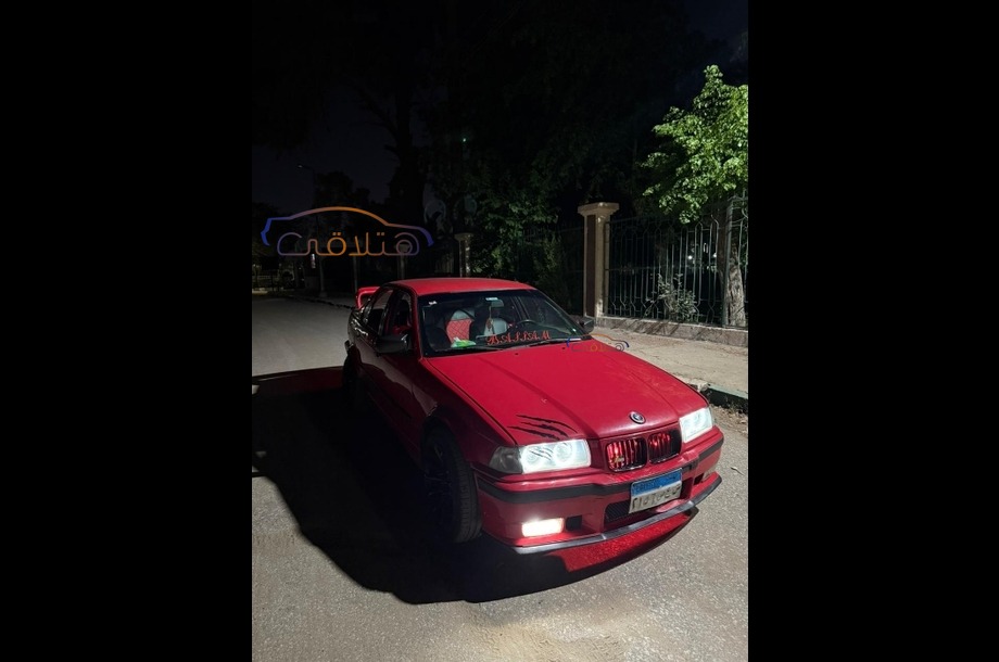 320 BMW احمر