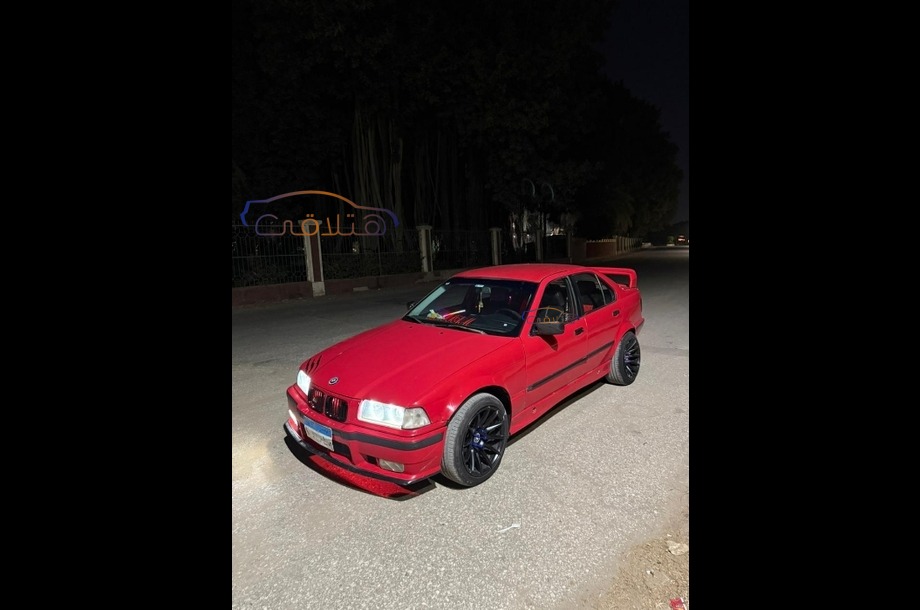 320 BMW احمر