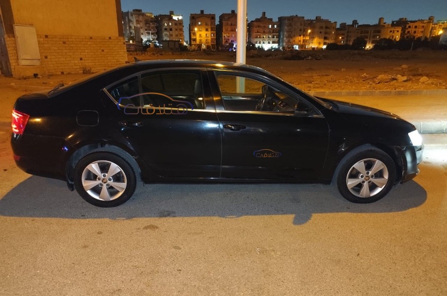 Octavia A7 Skoda أسود