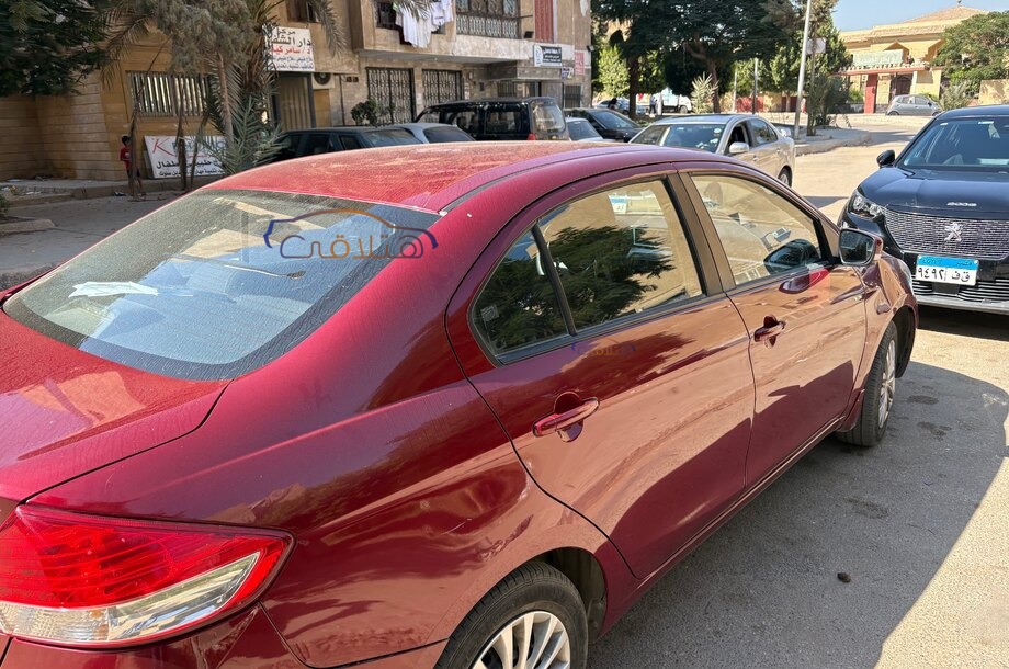 Ciaz Suzuki احمر