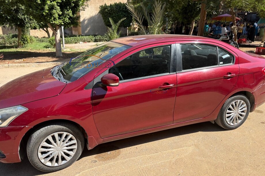 Ciaz Suzuki احمر